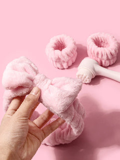 4pcs set for a Silicone Facial Cleansing Brush بندانات لليد والشعر وفرشاة سيليكون لتنظيف الوجه