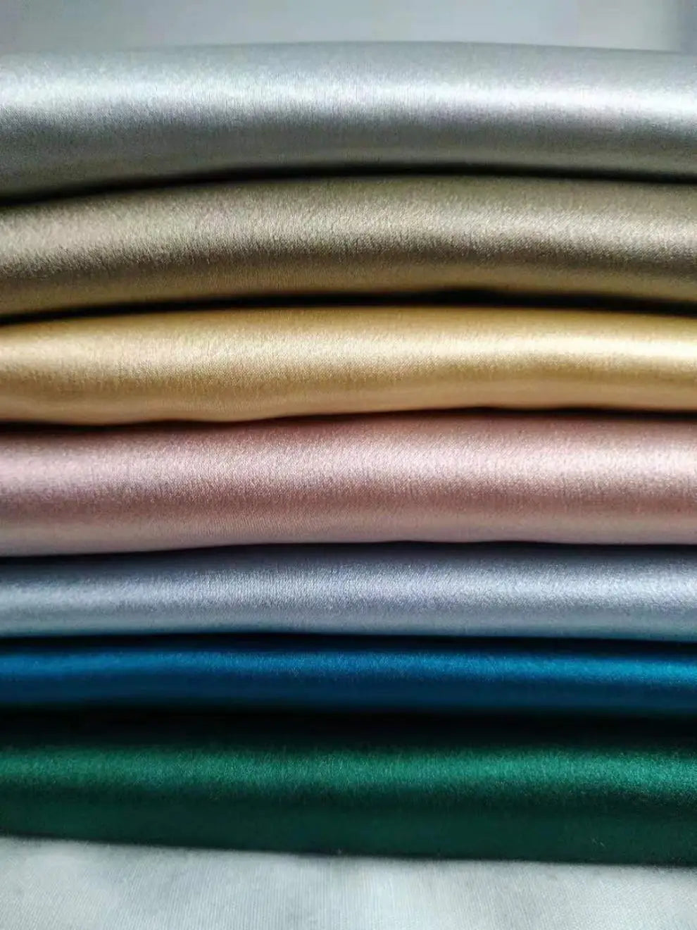 JuwenSilk Mulberry Silk Pillowcase
غطاء وسادة من حرير